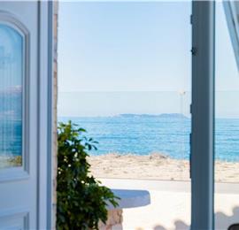 3 bedroom seaside villa with pool, Acharavi, sleeps 6